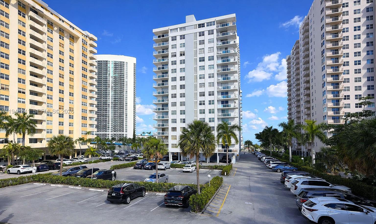 PLAZA TOWERS SOUTH CONDO - Residential
