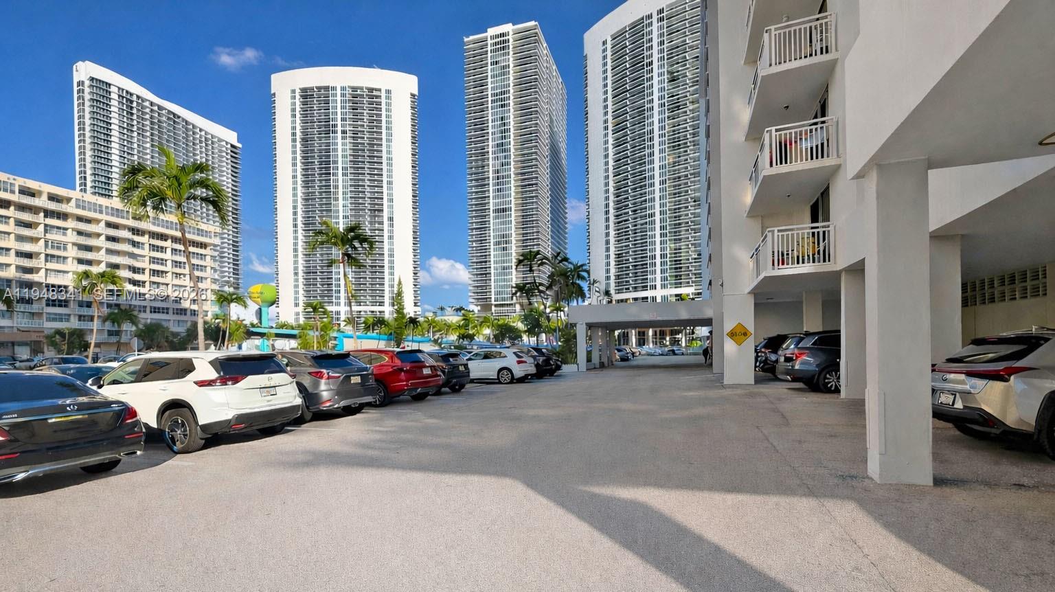 PLAZA TOWERS SOUTH CONDO - Residential