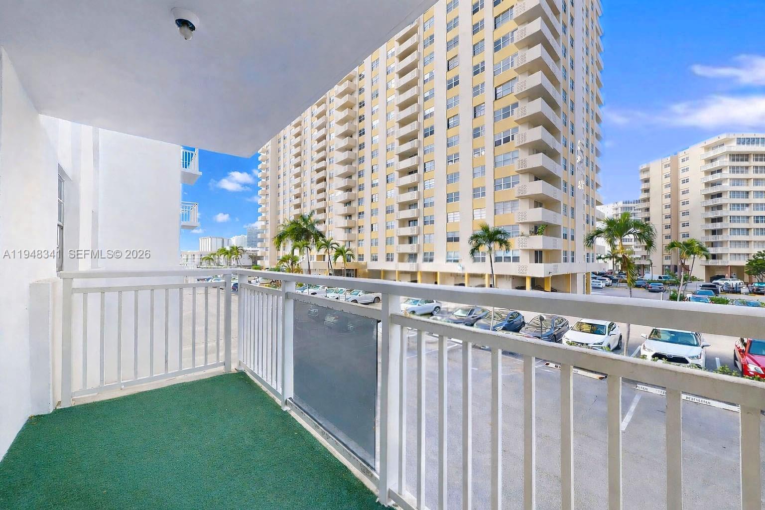 PLAZA TOWERS SOUTH CONDO - Residential