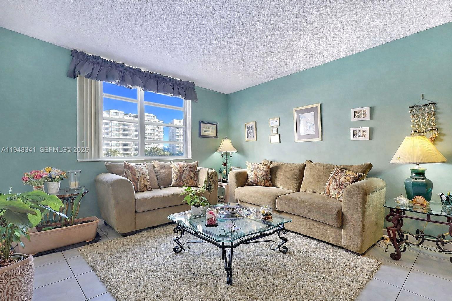 PLAZA TOWERS SOUTH CONDO - Residential