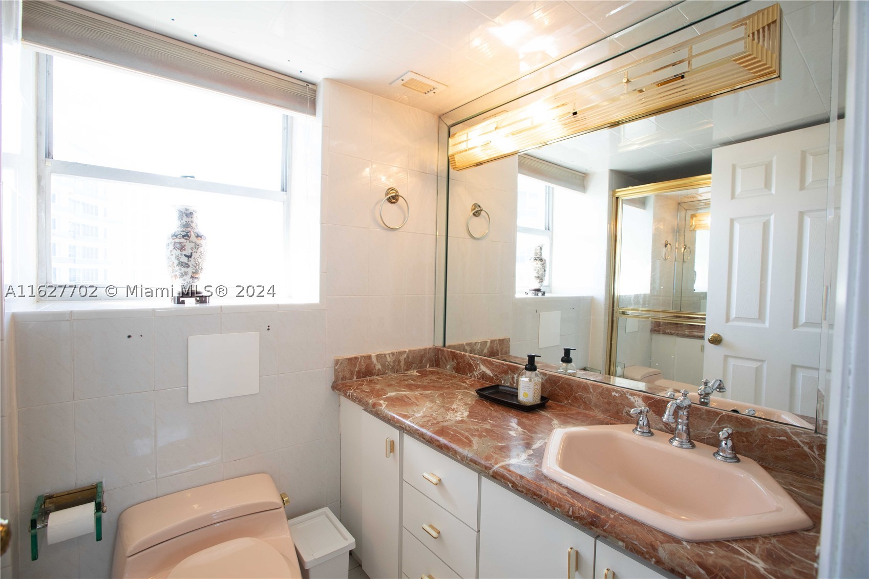 MAISON GRANDE CONDO - Residential