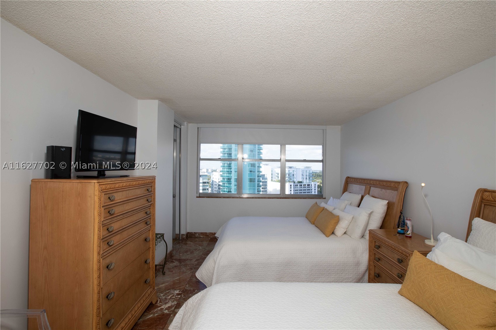 MAISON GRANDE CONDO - Residential