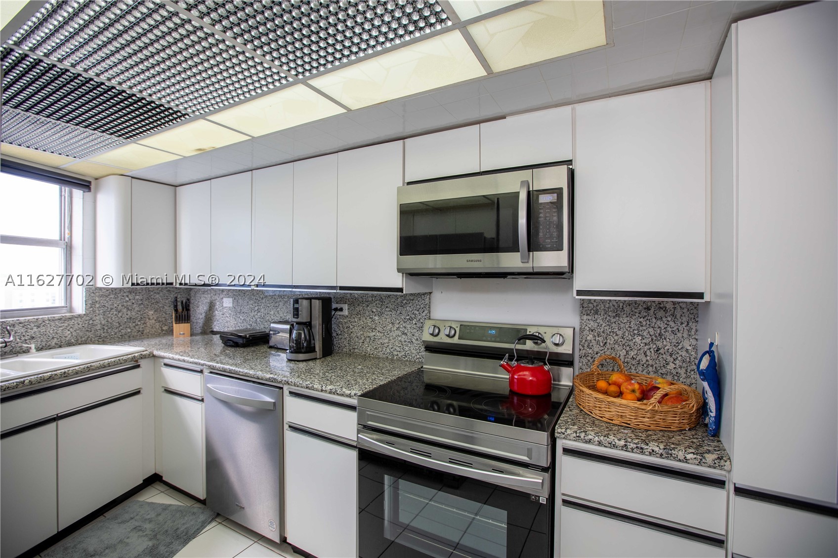 MAISON GRANDE CONDO - Residential