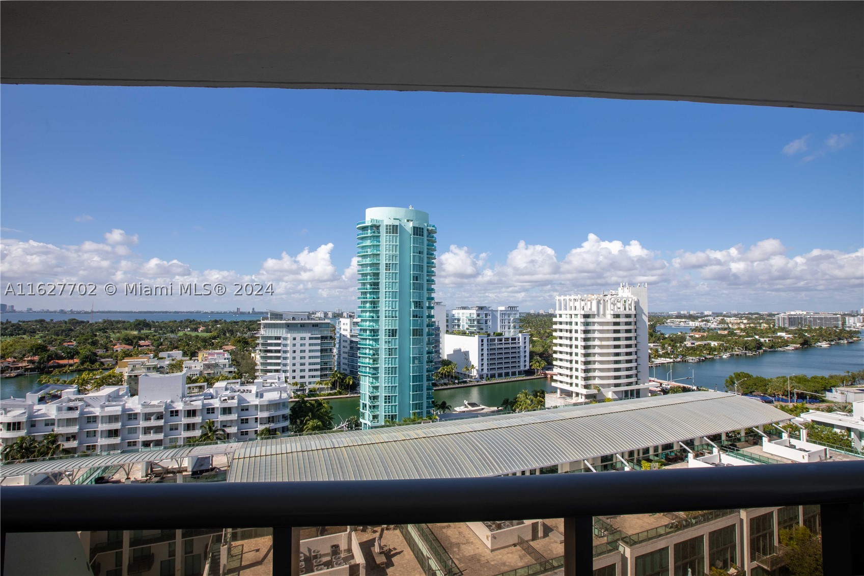 MAISON GRANDE CONDO - Residential