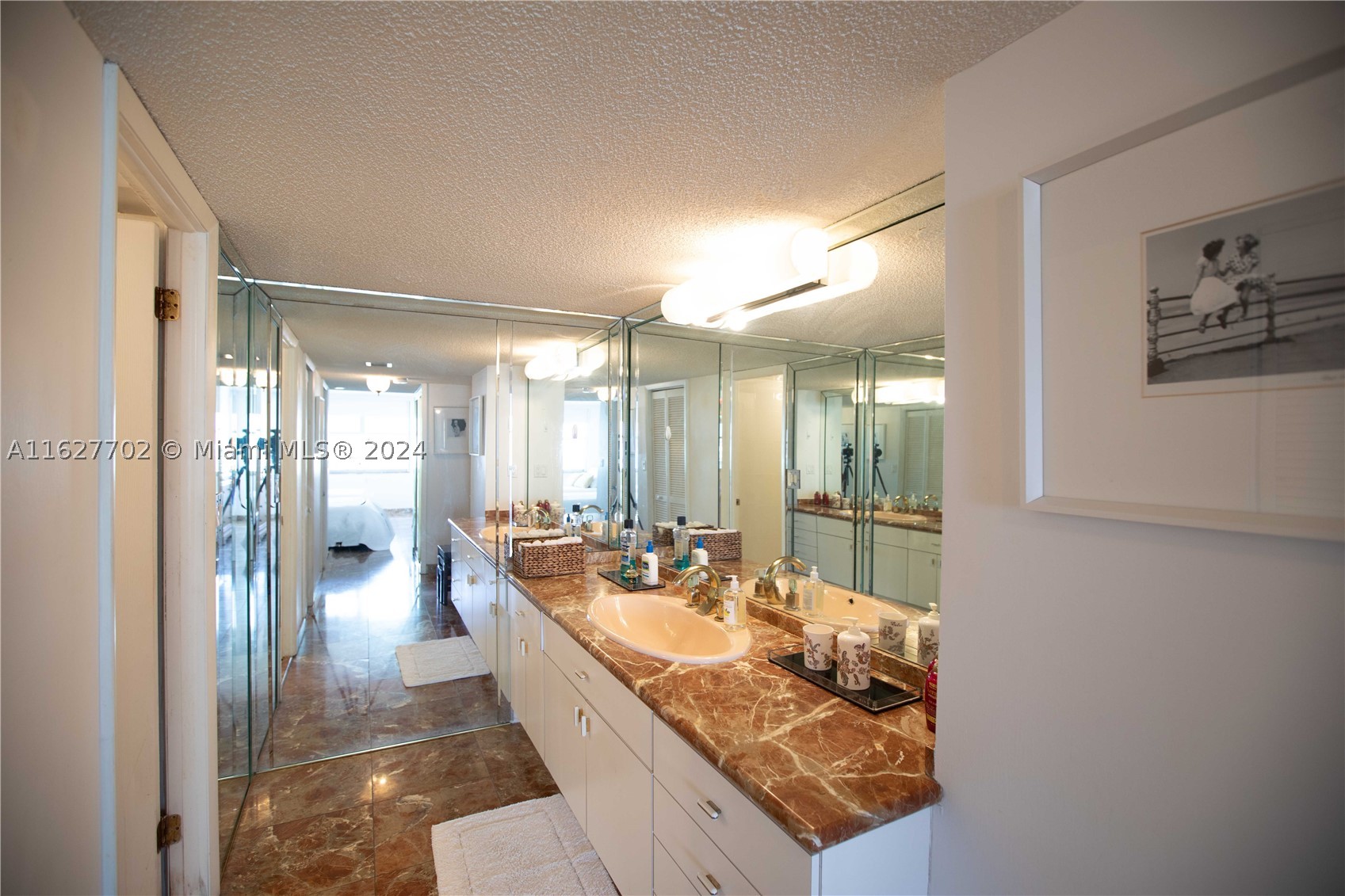 MAISON GRANDE CONDO - Residential