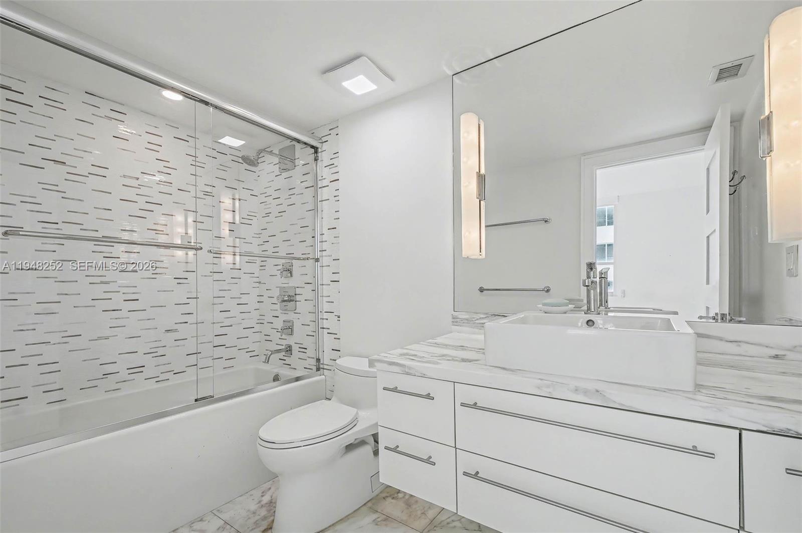 CAPOBELLA CONDO - Residential