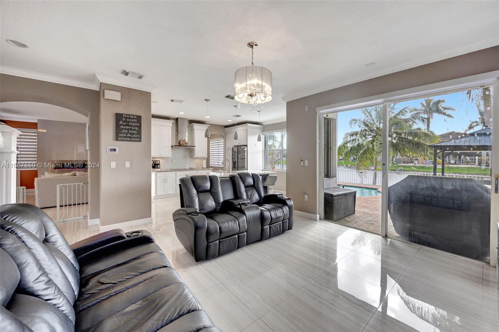 CENTURY ESTATES - Residential