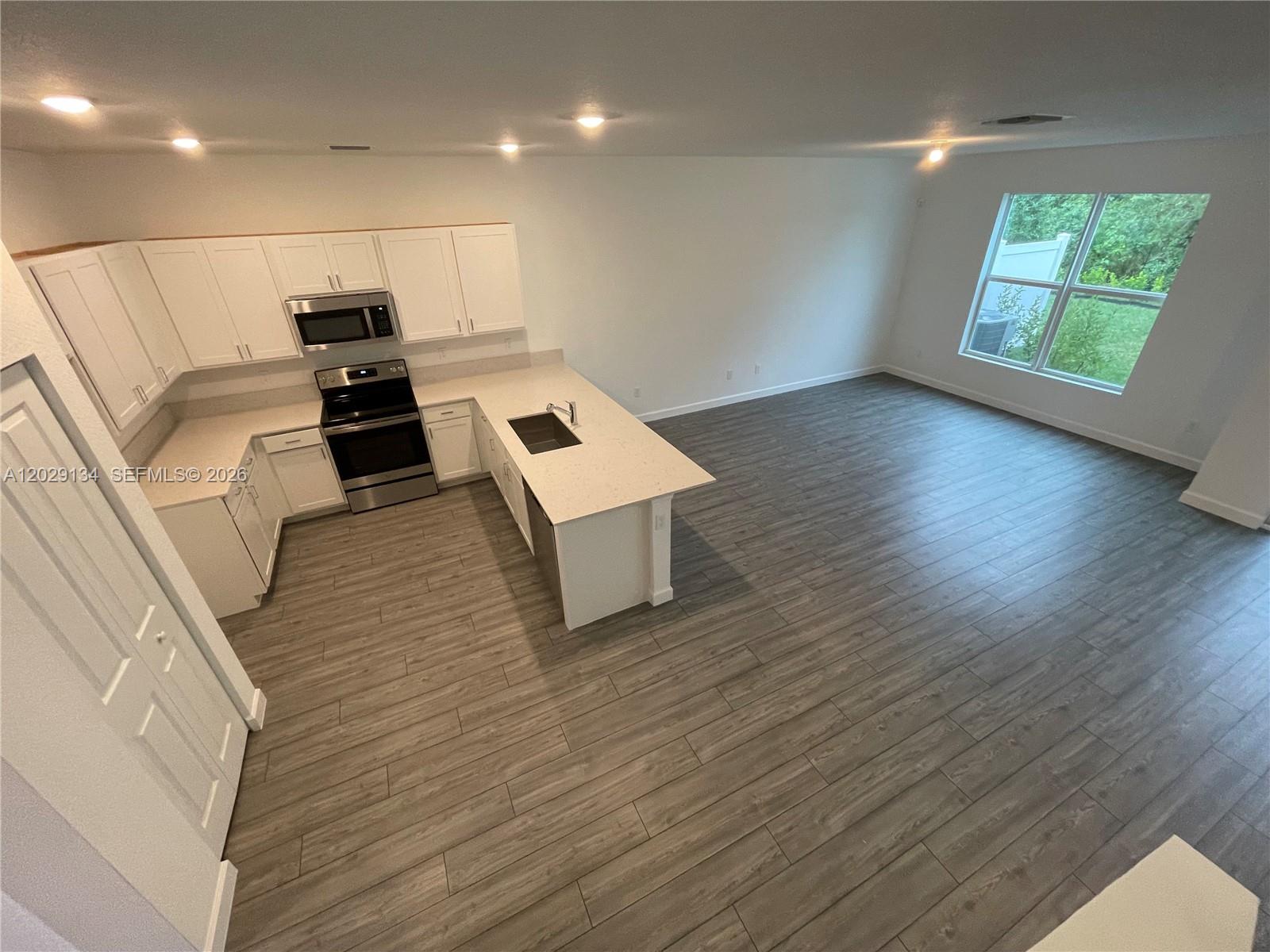 LAKESHORE AT THE FOUNTAIN - Residential Lease