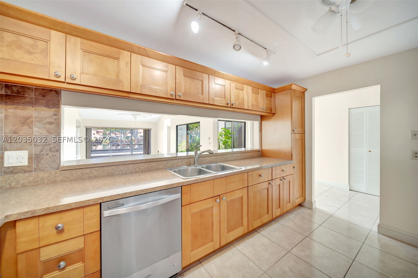 VILLAS AT THE GATE CONDO - Residential