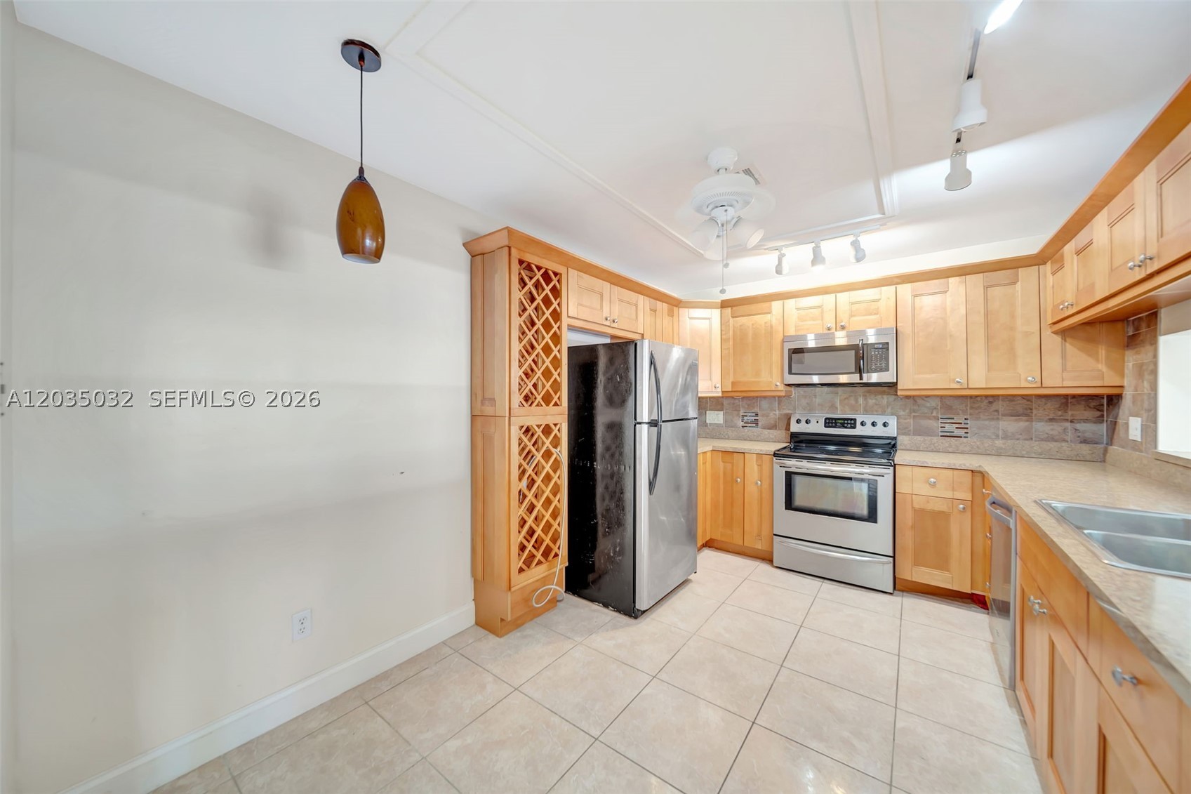 VILLAS AT THE GATE CONDO - Residential