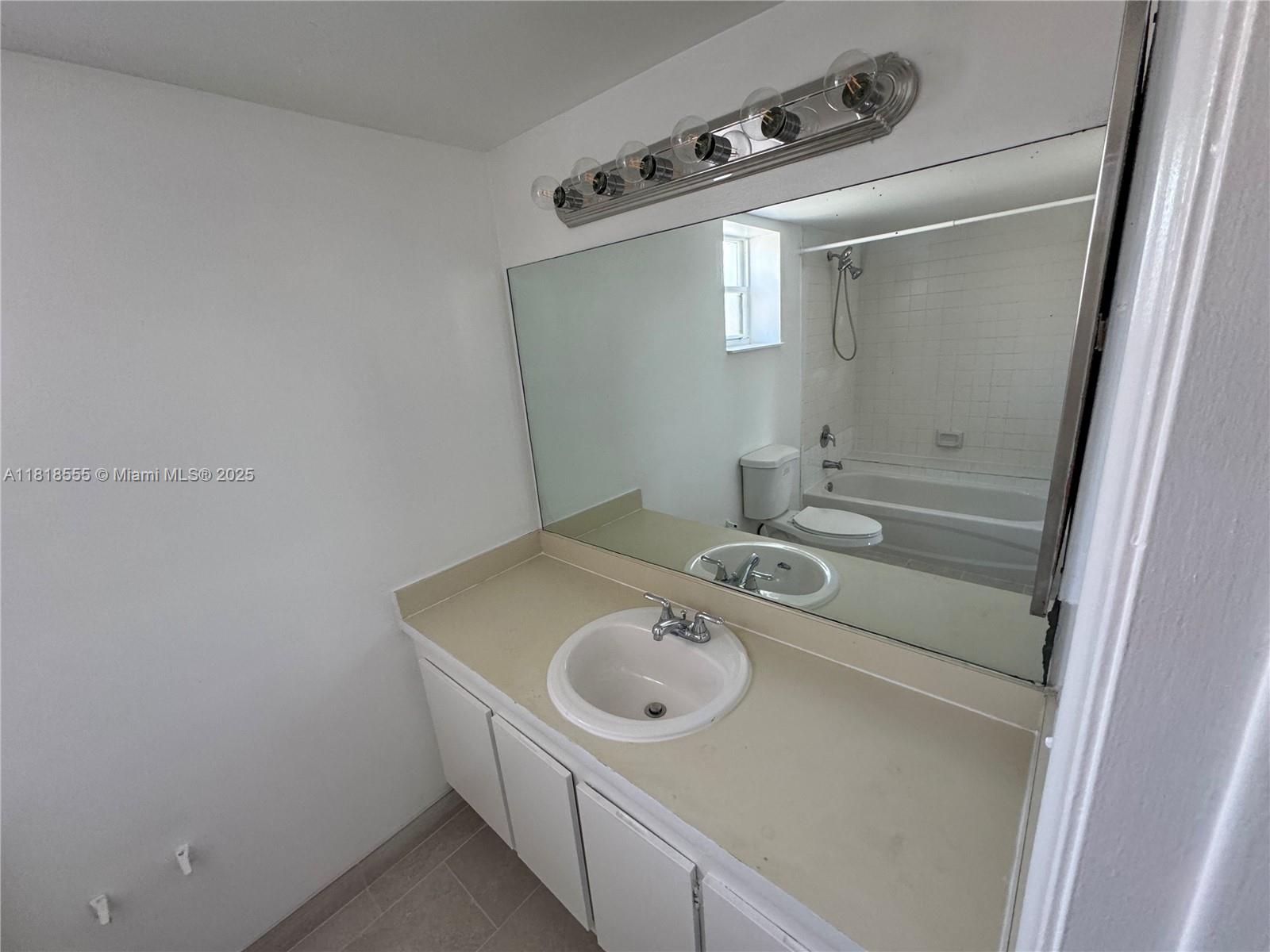 PRESIDENTIAL GOLFVIEW CON - Residential Lease