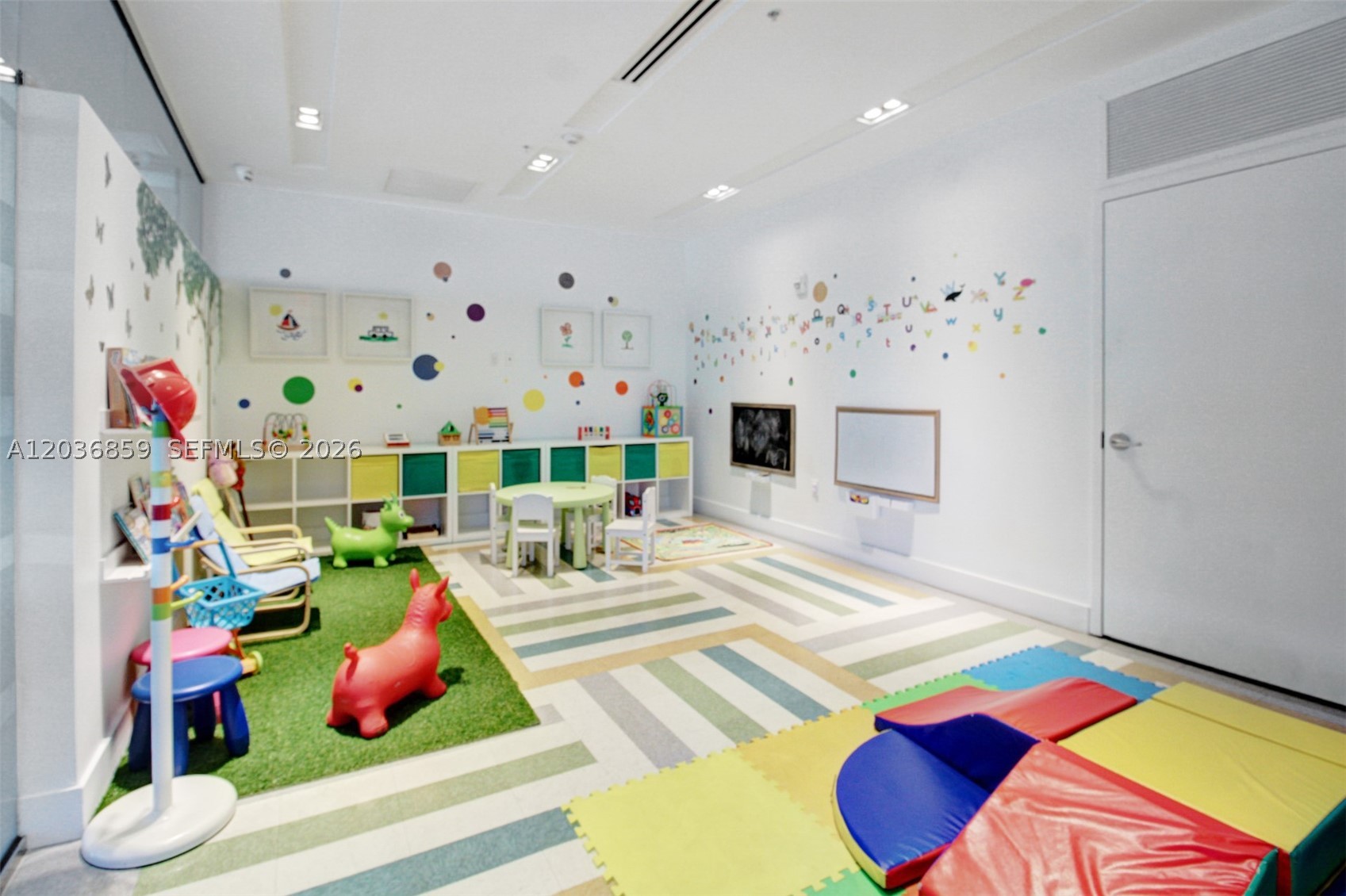 LE PARC AT BRICKELL CONDO - Residential
