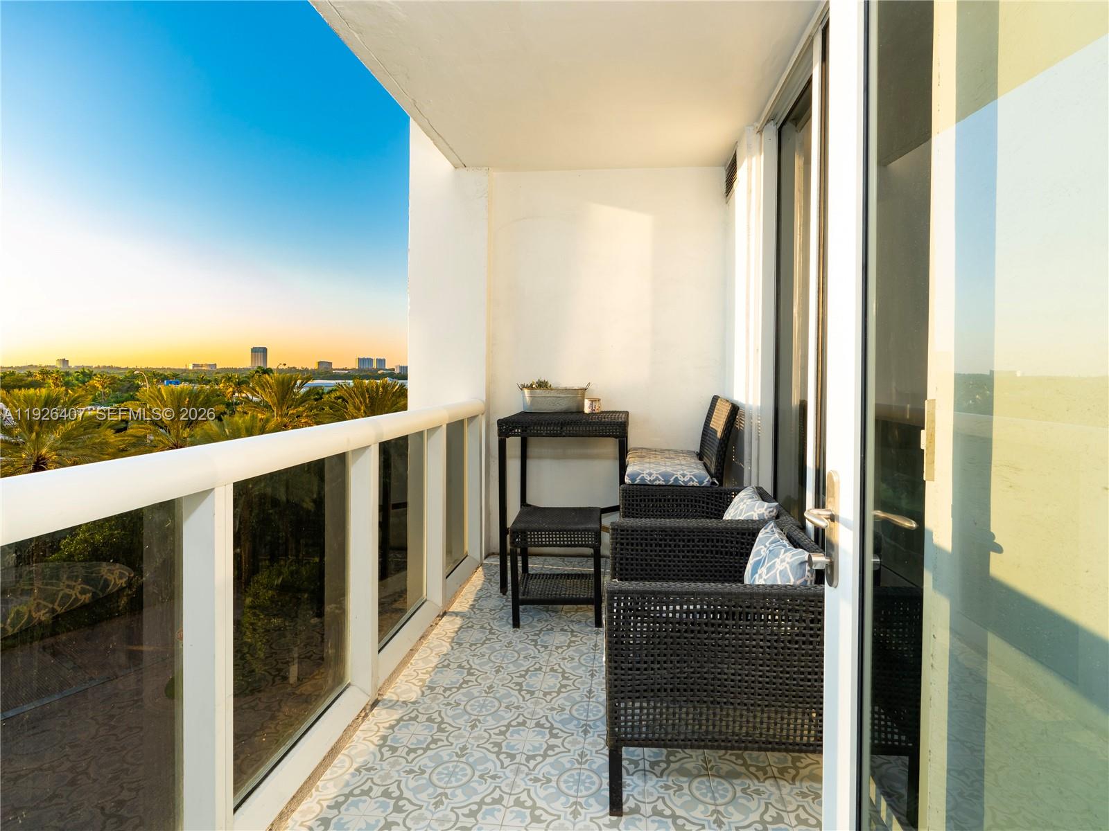HARBOUR HOUSE - Residential