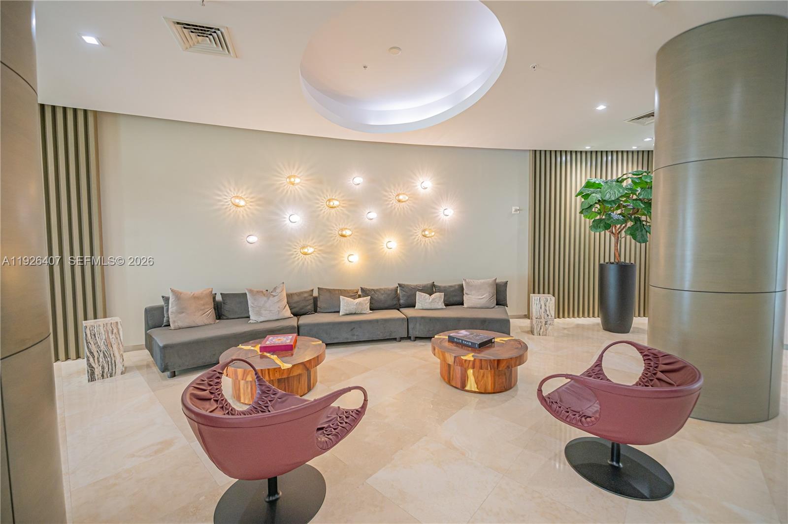 HARBOUR HOUSE - Residential
