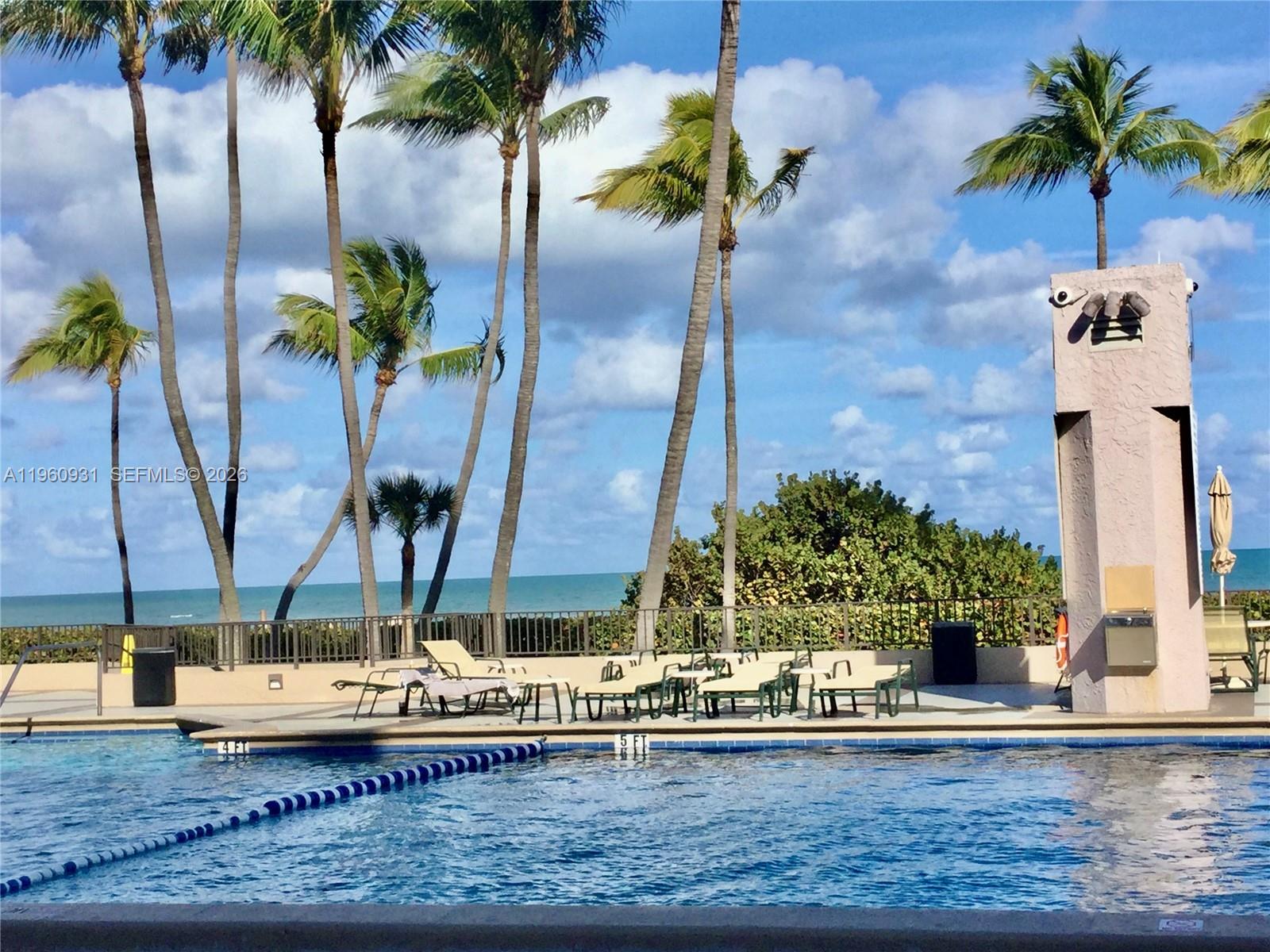 THE EMERALDBAY @ KEY COLO - Residential