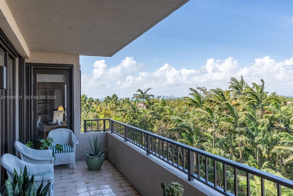 THE EMERALDBAY @ KEY COLO - Residential