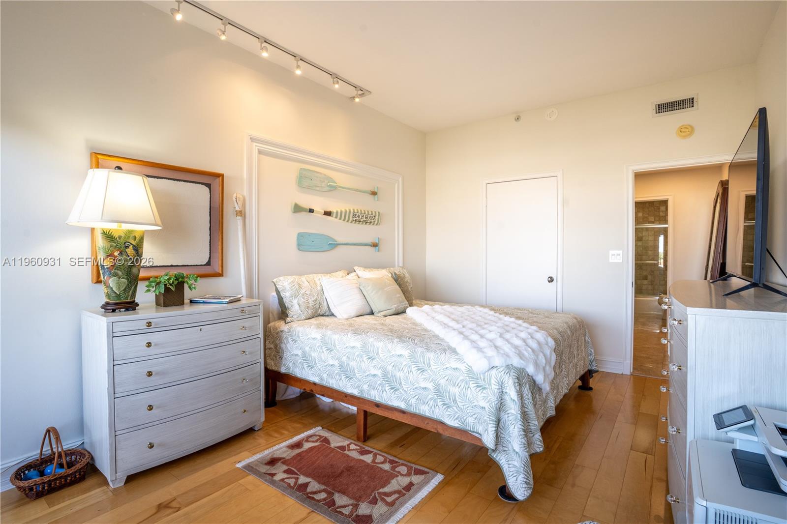 THE EMERALDBAY @ KEY COLO - Residential