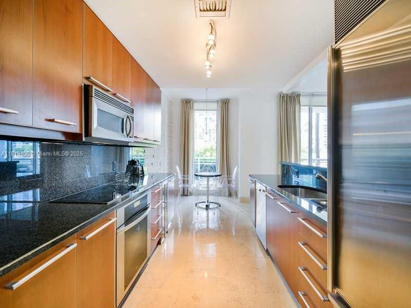 CARBONELL CONDOUNIT - Residential Lease