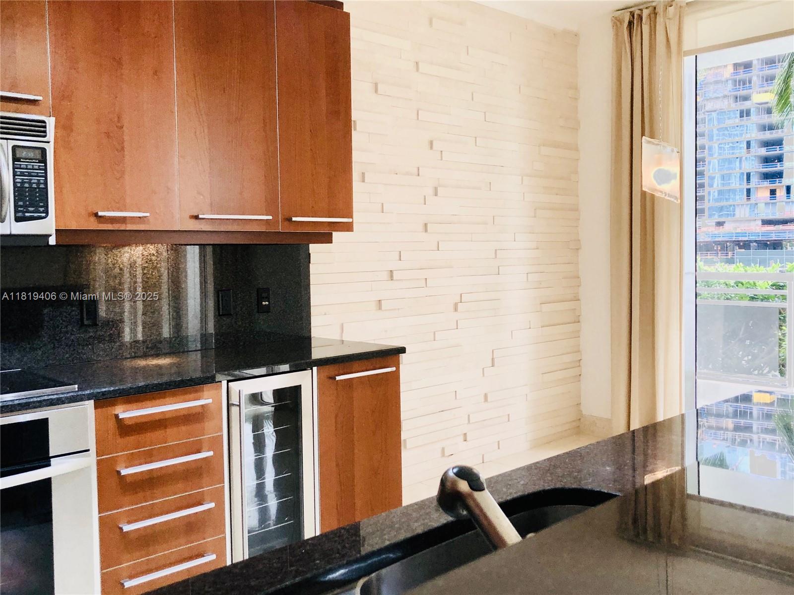 CARBONELL CONDOUNIT - Residential Lease