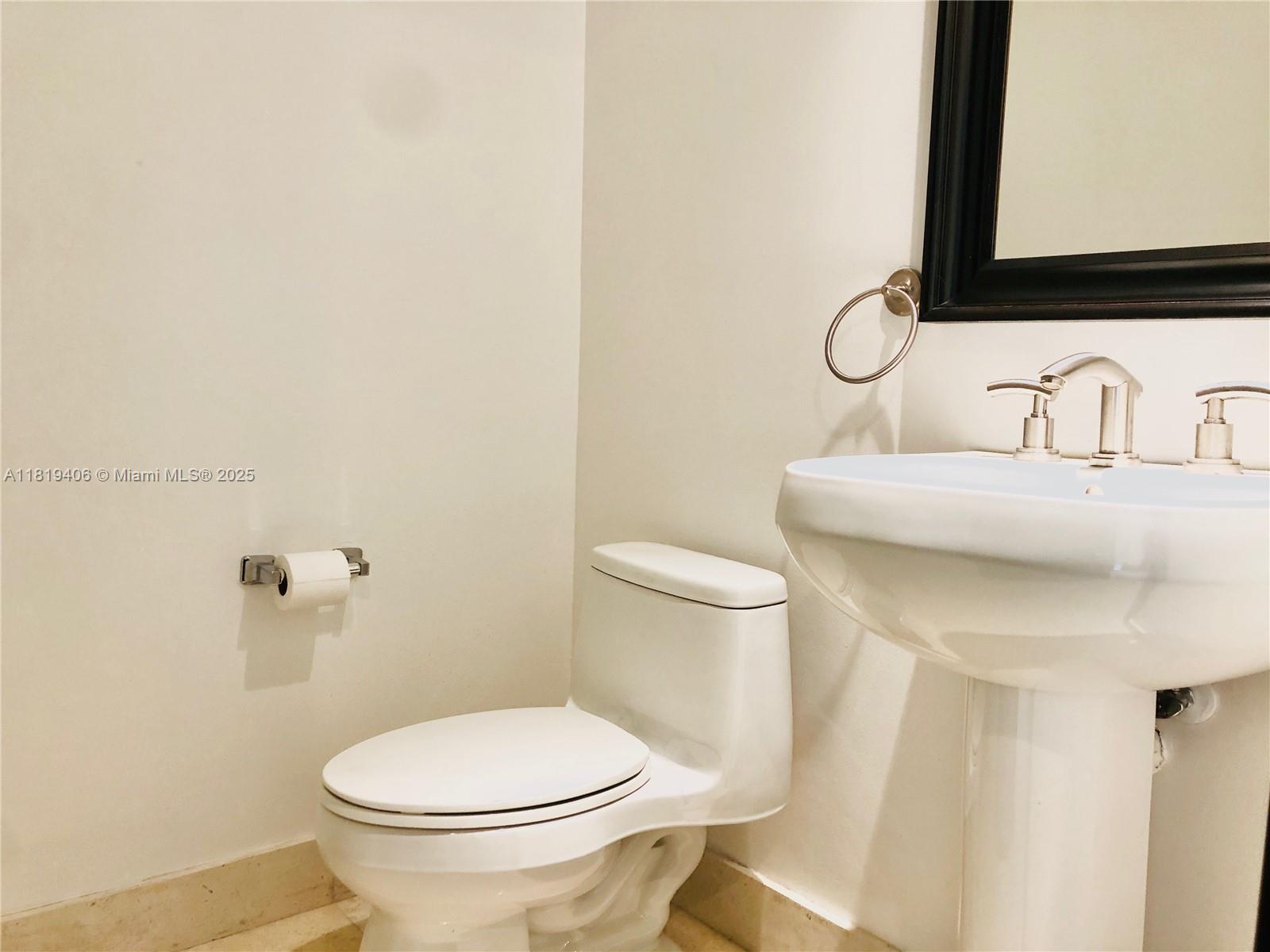 CARBONELL CONDOUNIT - Residential Lease