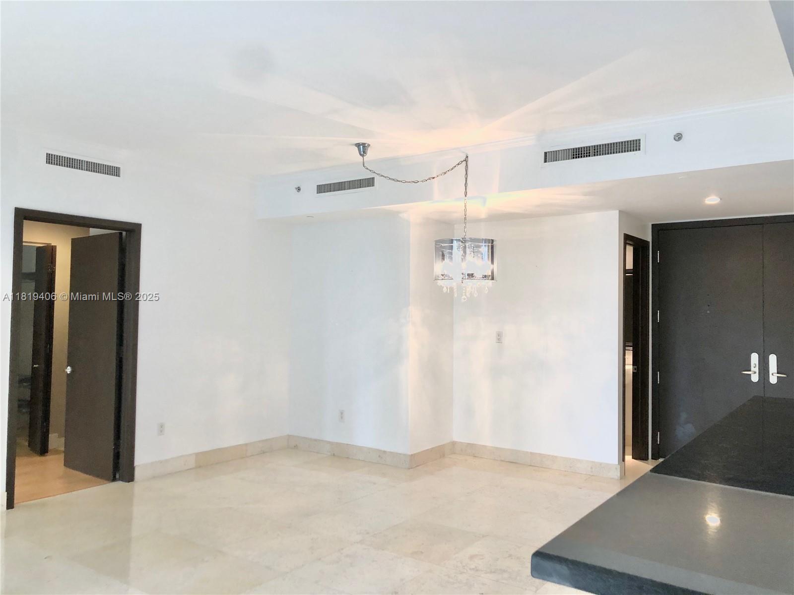 CARBONELL CONDOUNIT - Residential Lease