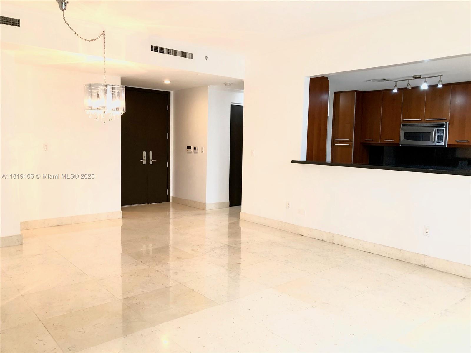 CARBONELL CONDOUNIT - Residential Lease