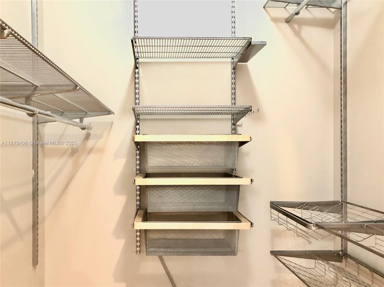 CARBONELL CONDOUNIT - Residential Lease