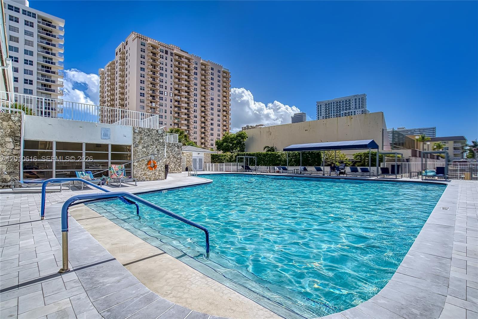 PLAZA TOWERS SOUTH CONDO - Residential