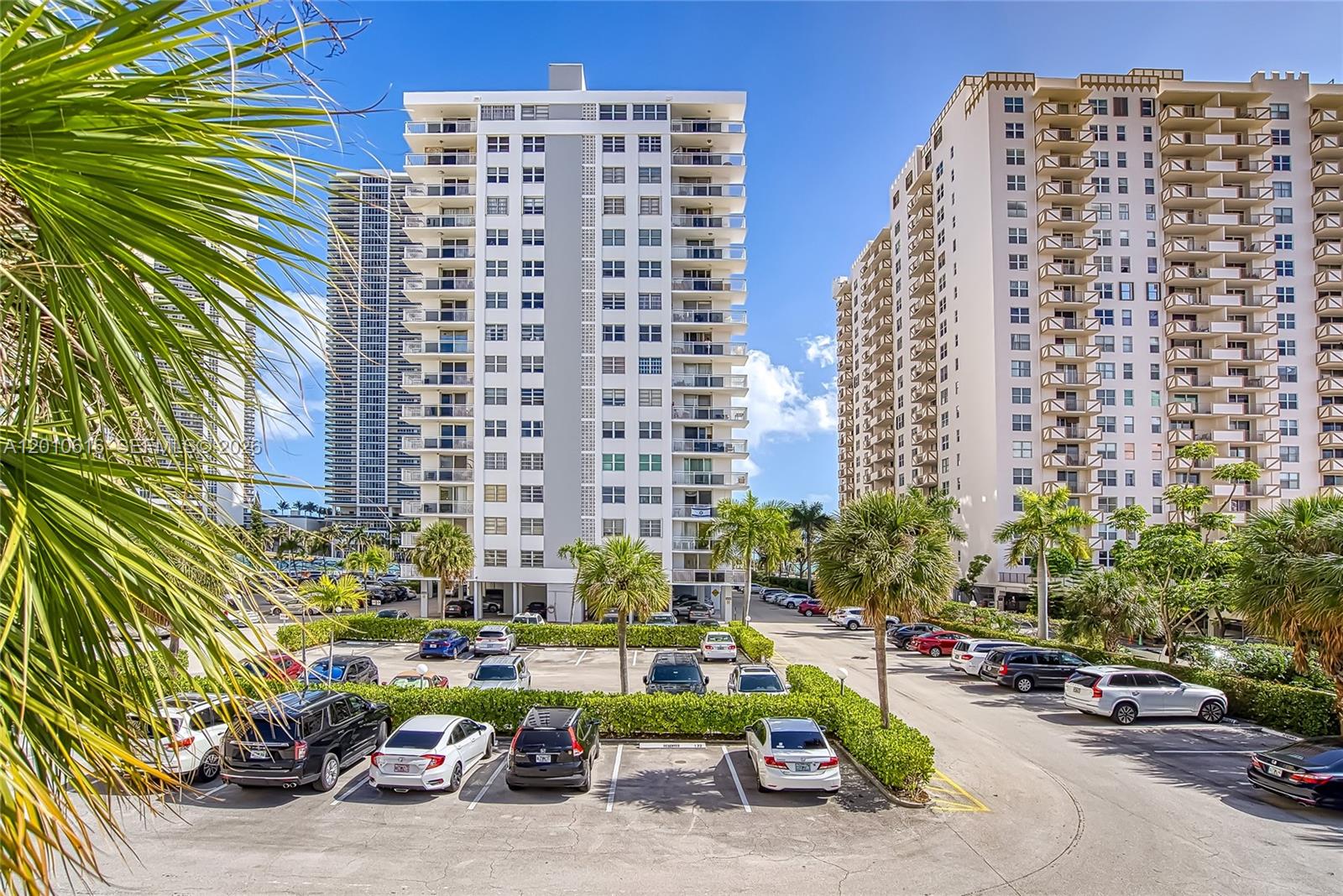 PLAZA TOWERS SOUTH CONDO - Residential
