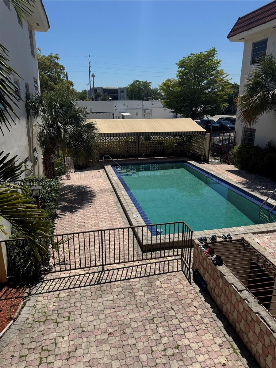 OXFORT COURT CONDO - Residential