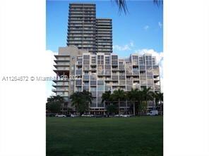 LUXURY LIVING IN THE MOST DESIRABLE BUILDING IN THE DESIGN DISTRIT, MIDTOWN 2. AMAZING 1 BED - 1 1/2 BATH WITH ITALIAN KITCHEN, GRANITE, STAINLESS STEEL APPLIANCES AND 10 FT HIGH CEILINGS. FULL SERVICE BUILDING OFFERING 24 HR CONCIERGE, VALET PARKING, POOL, 3 PLUNGE POOLS,SAUNA,STEAM ROOM AND STATE OF THE ART GYM OVERLOOKING THE BAY. WALK OUT YOUR DOOR AND FIND THE BEST RESTAURANTS & RETAIL SHOPS. CLOSE TO DOWNTOWN, 1O MIN TO SOUTH BEACH, CLOSE TO MAJOR HIGHWAYS. RENTED UNTIL MARCH 2023 FOR $2,400. FOR SHOWINGS 24-HOUR NOTICE IS NEEDED AND CAN BE SHOWN M AND F FROM 10:00AM TO 11:30AM OR W & F FROM 3:00PM TO 7:00PM. Special assessment $34 until Jan 2029
