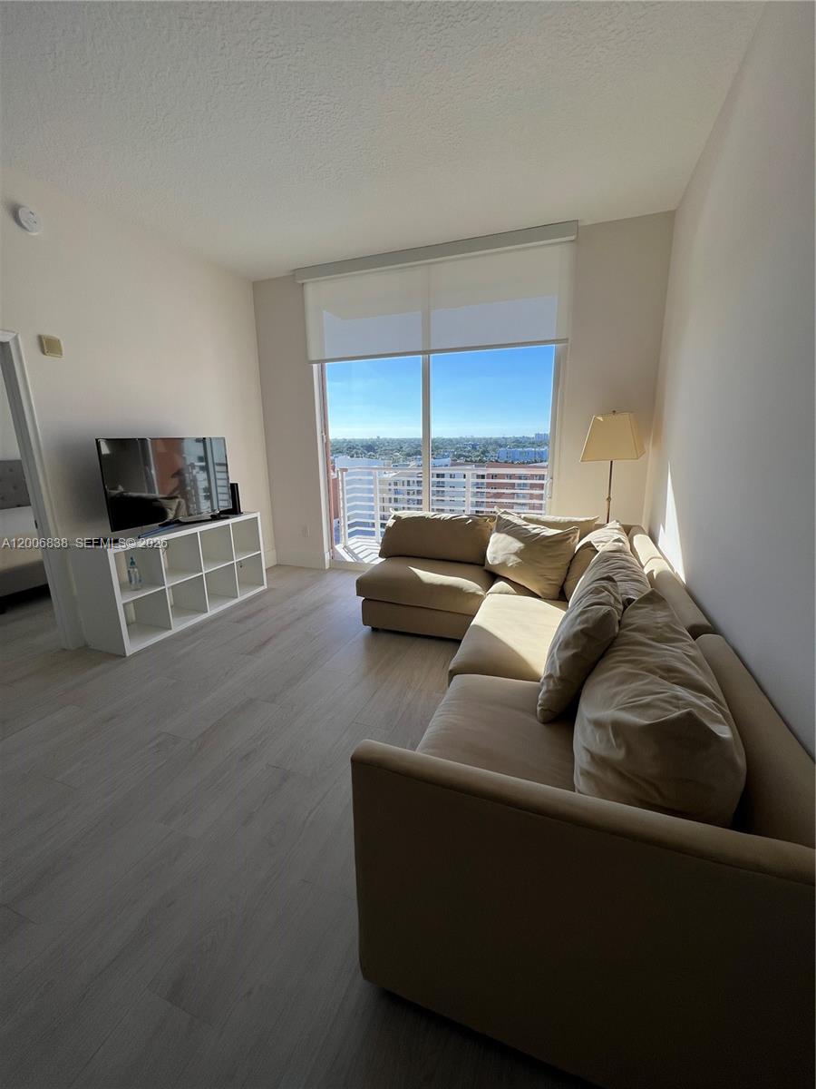 VENTURE AT AVENTURA EAST - Residential