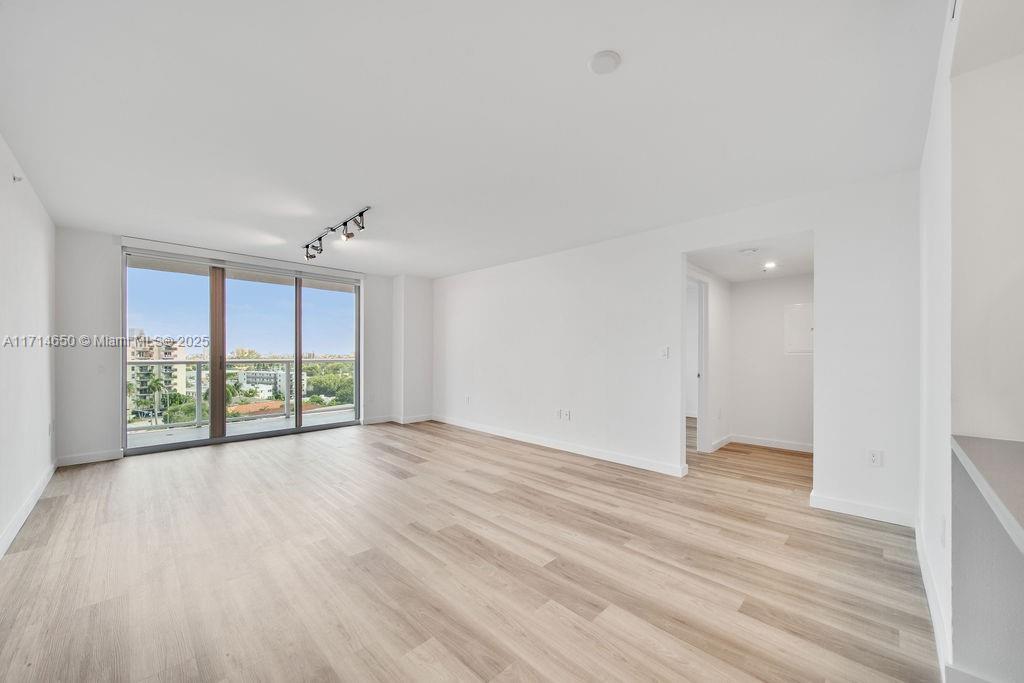 Flamingo Point - Residential Lease