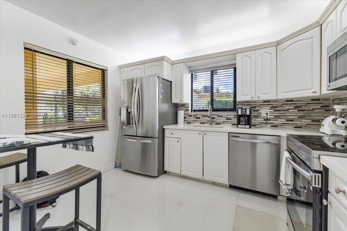 VILLAS OF BONAVENTURE AT - Residential