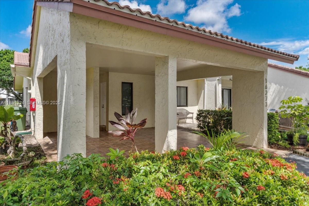 VILLAS OF BONAVENTURE AT - Residential