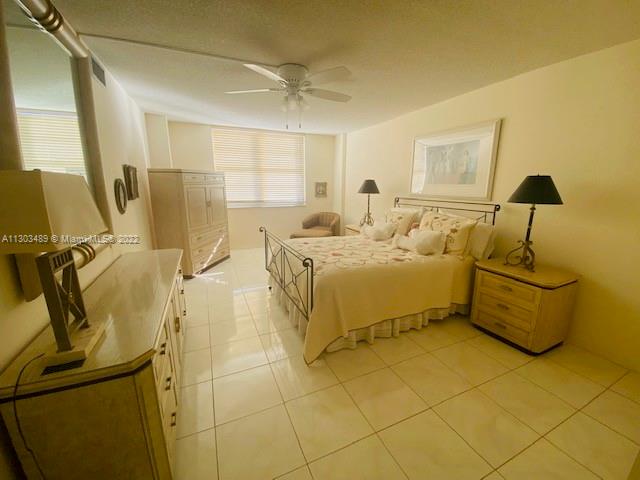 WINSTON TOWERS 100 CONDO - Residential