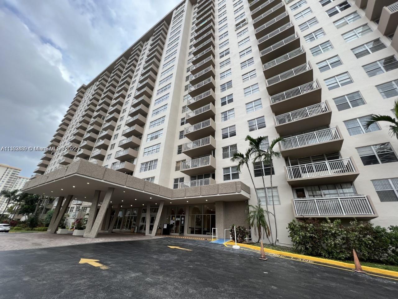 WINSTON TOWERS 100 CONDO - Residential