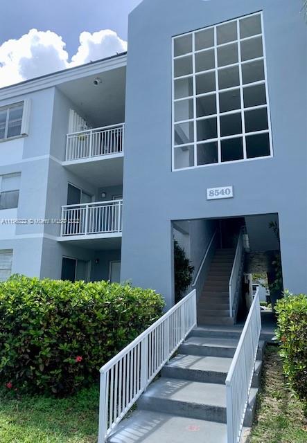 LE CLUB AT OLD CUTLER CON - Residential Lease