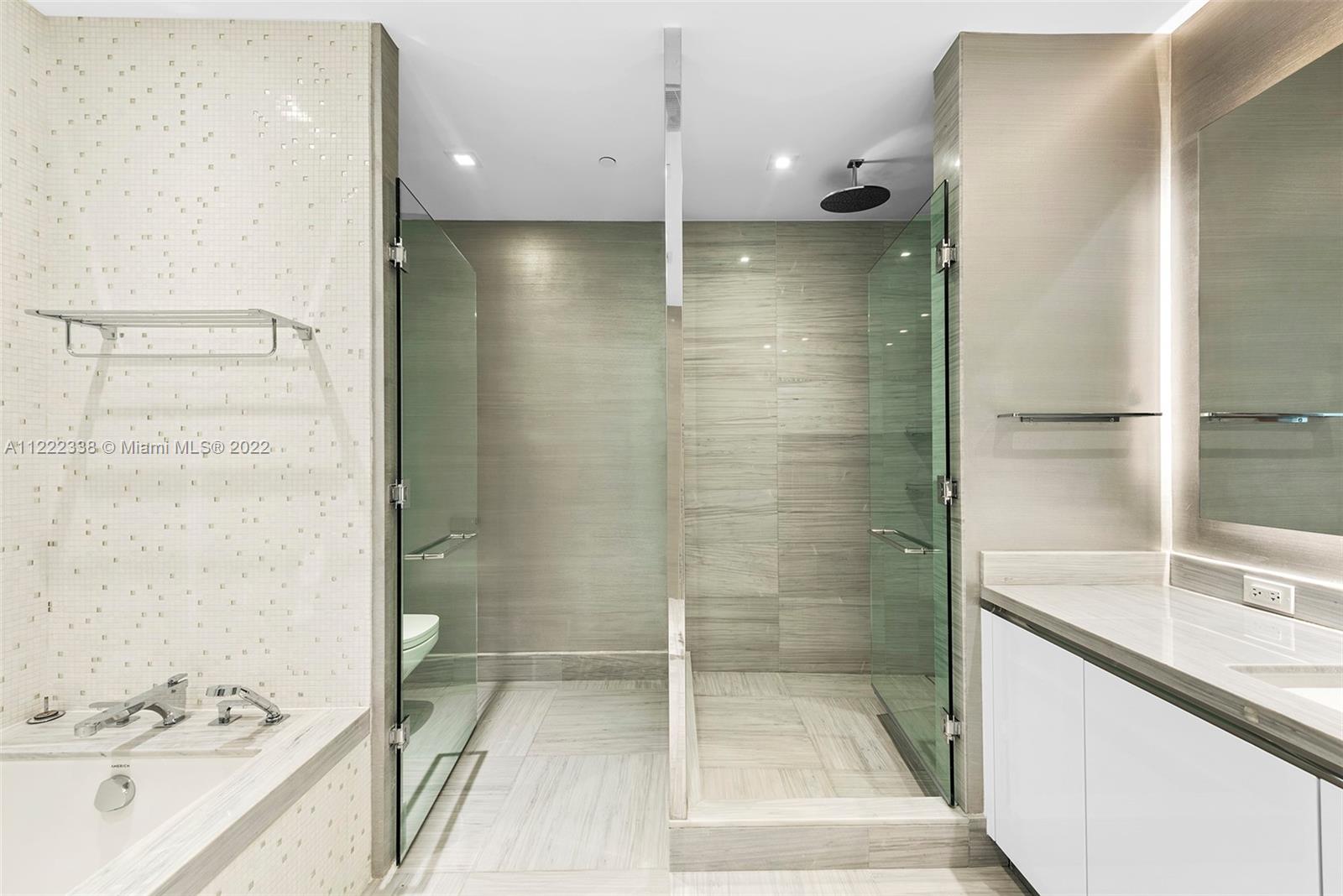 JADE SIGNATURE CONDO - Residential