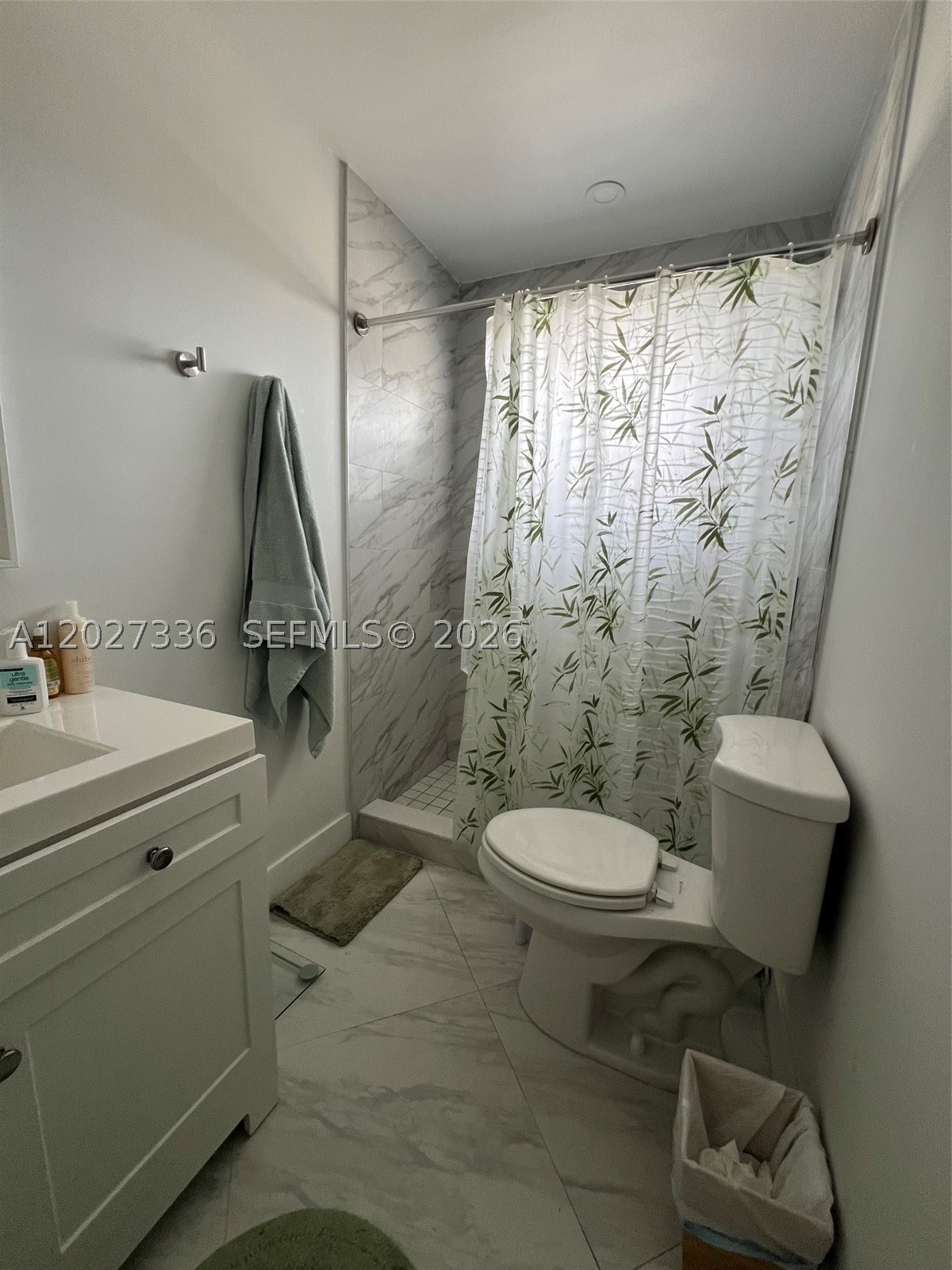 FAIRWAYS ROYALE CONDO - Residential Lease