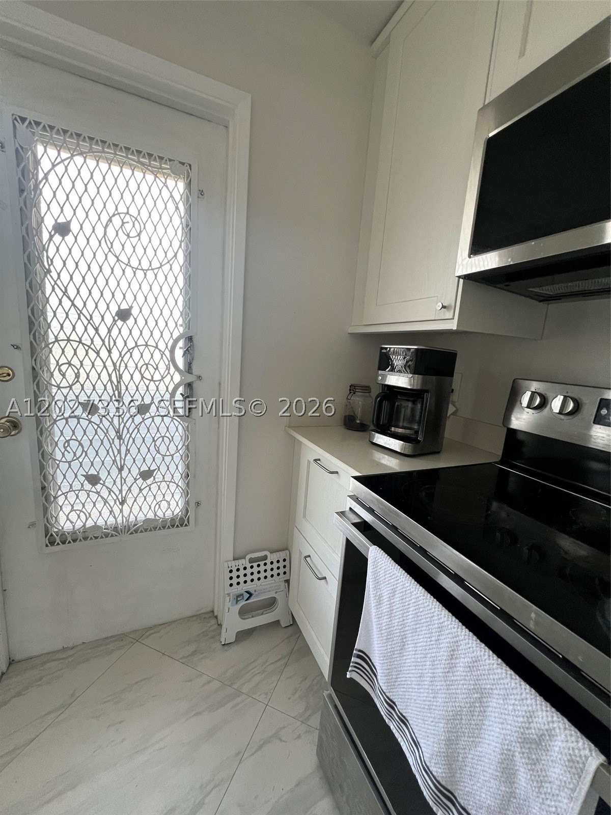 FAIRWAYS ROYALE CONDO - Residential Lease