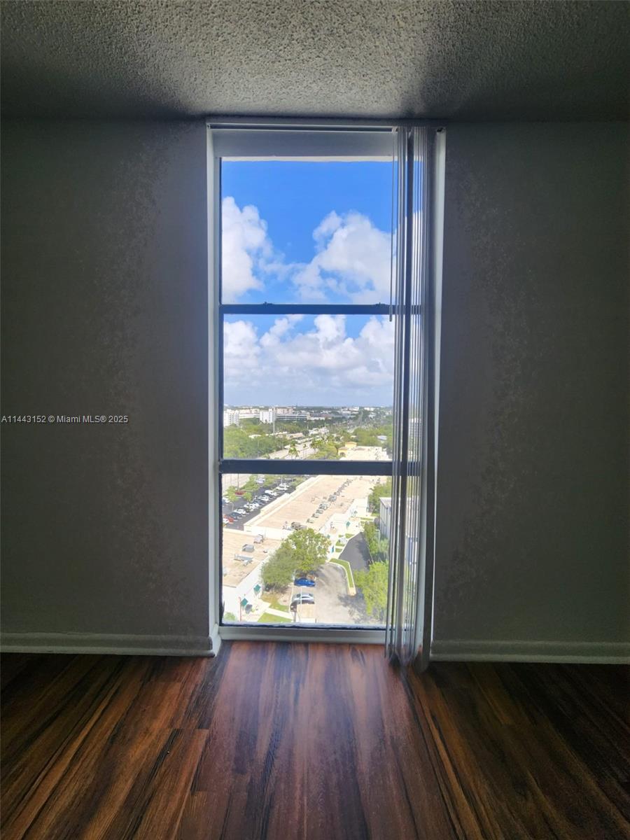 SAILBOAT CAY CONDO - Residential