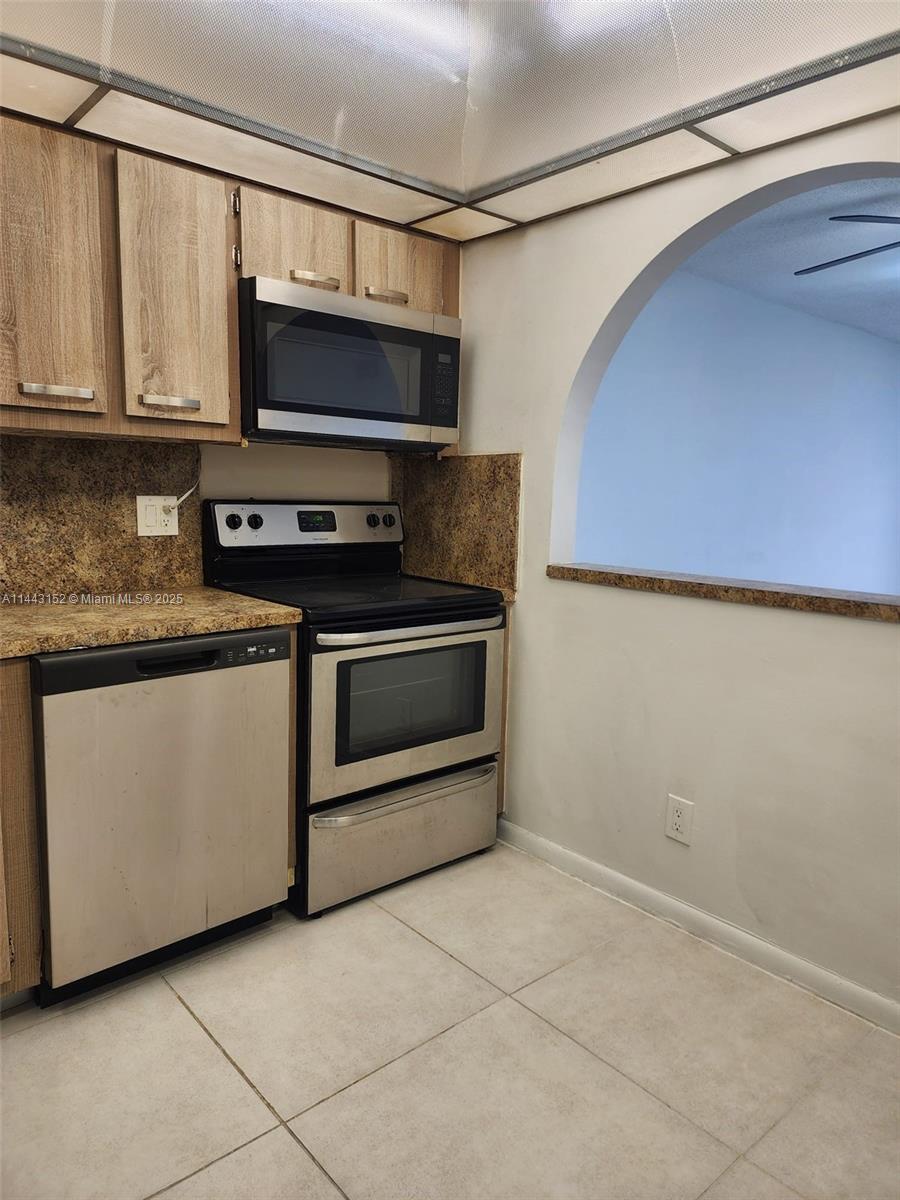 SAILBOAT CAY CONDO - Residential