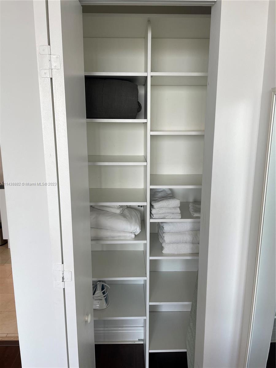 IVY CONDO - Residential Lease