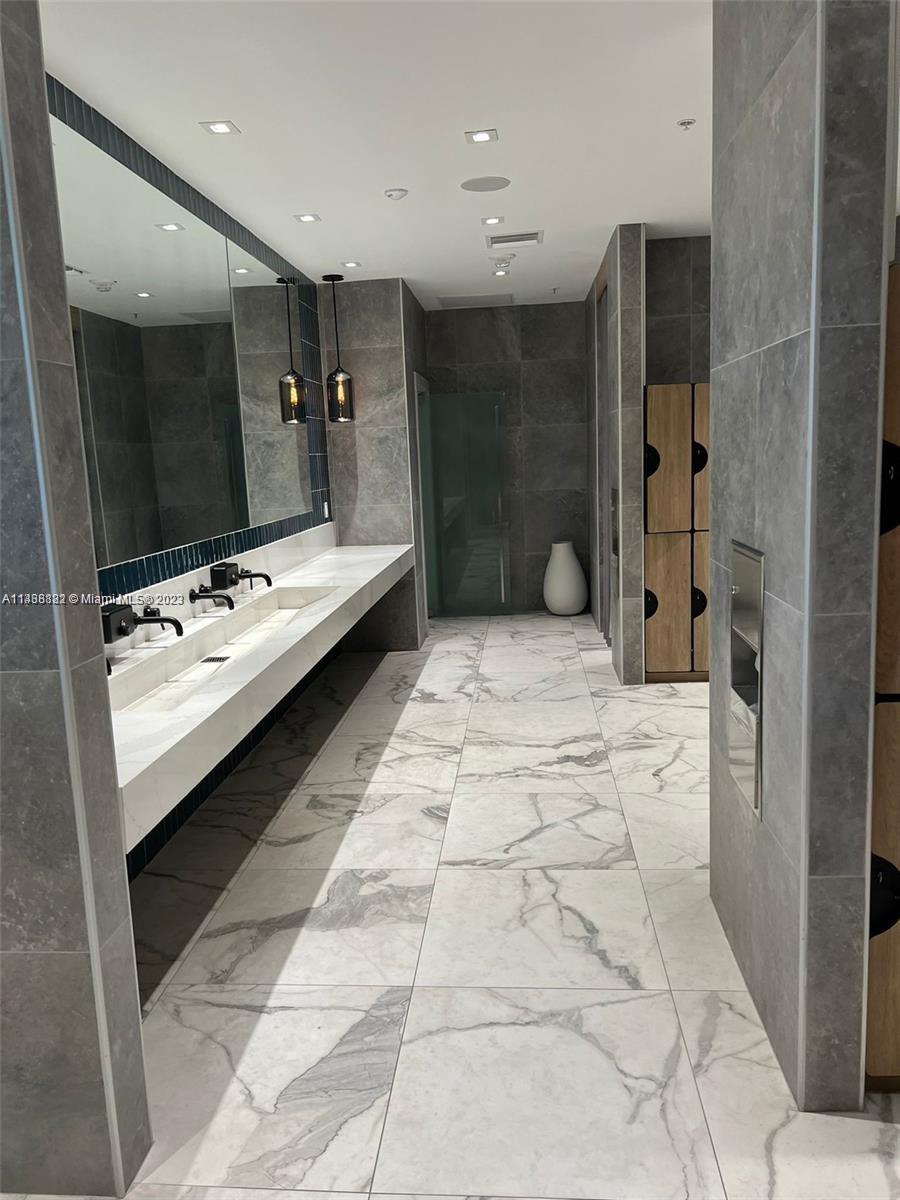 IVY CONDO - Residential Lease