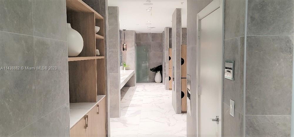 IVY CONDO - Residential Lease