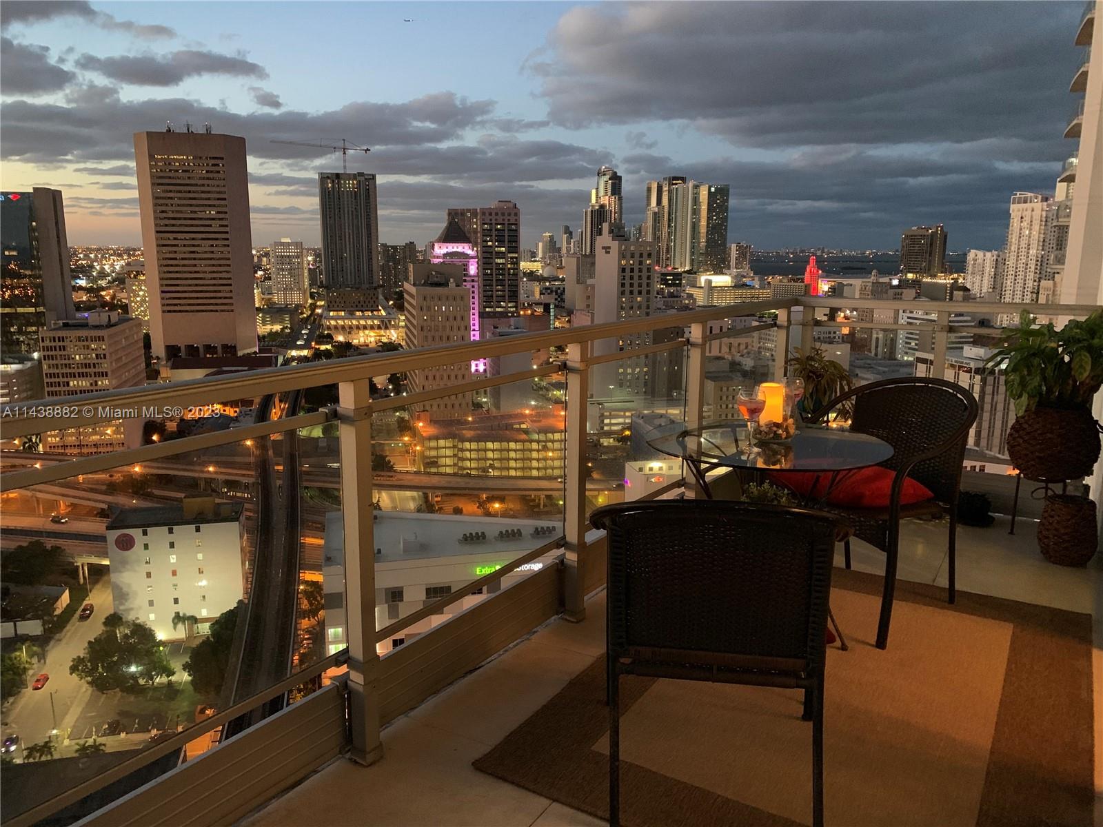 IVY CONDO - Residential Lease