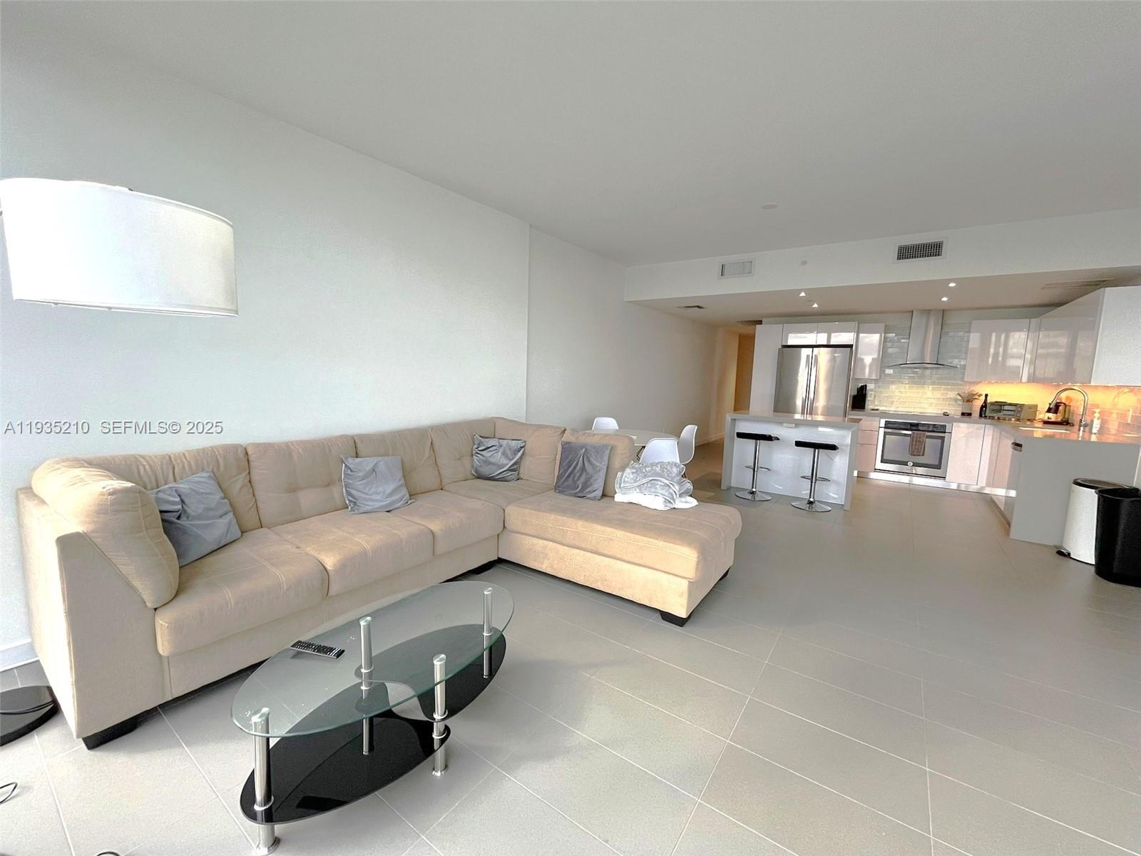 CANVAS CONDO - Residential Lease