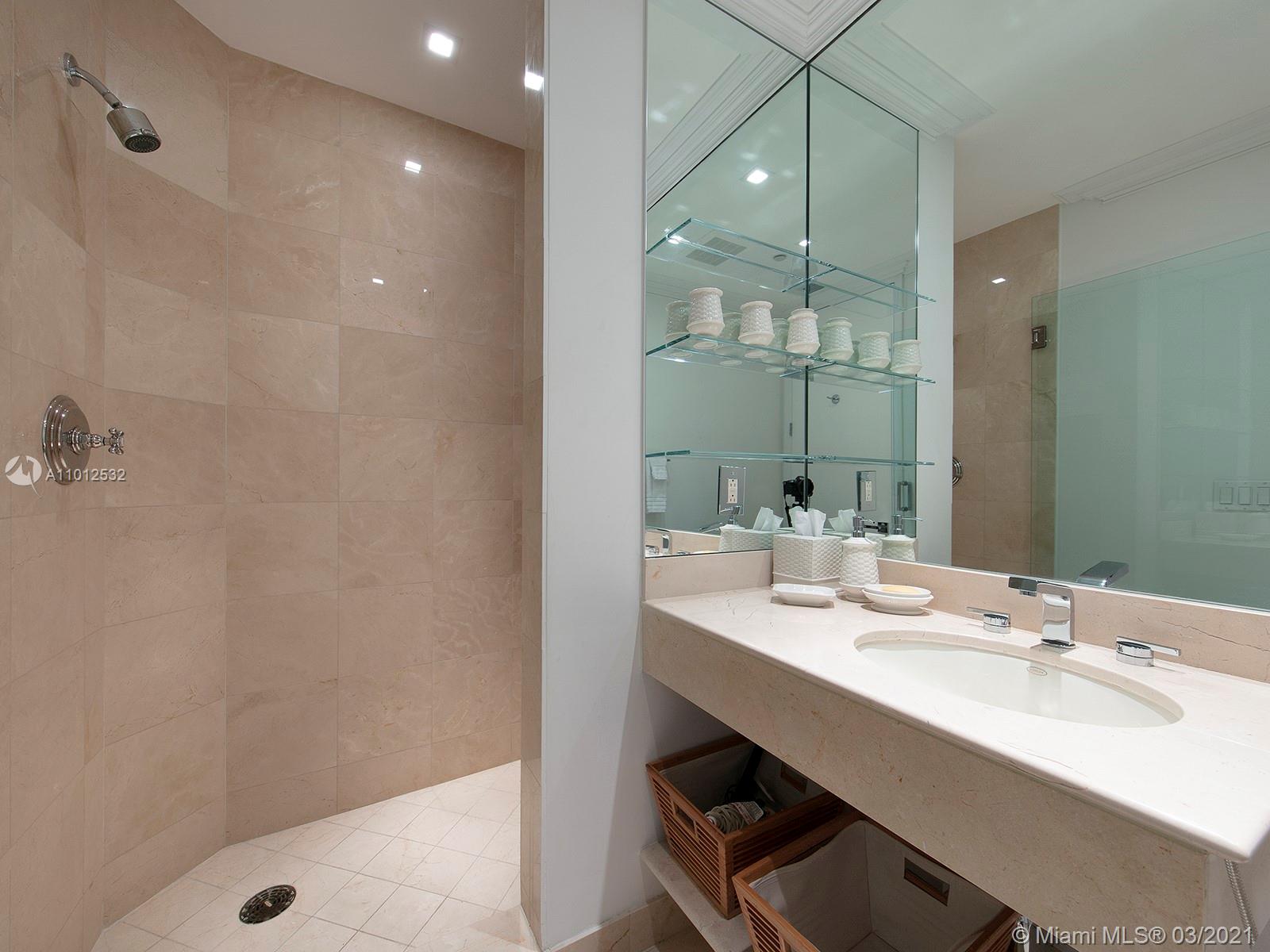 CONTINUUM SOUTH TOWER - Residential