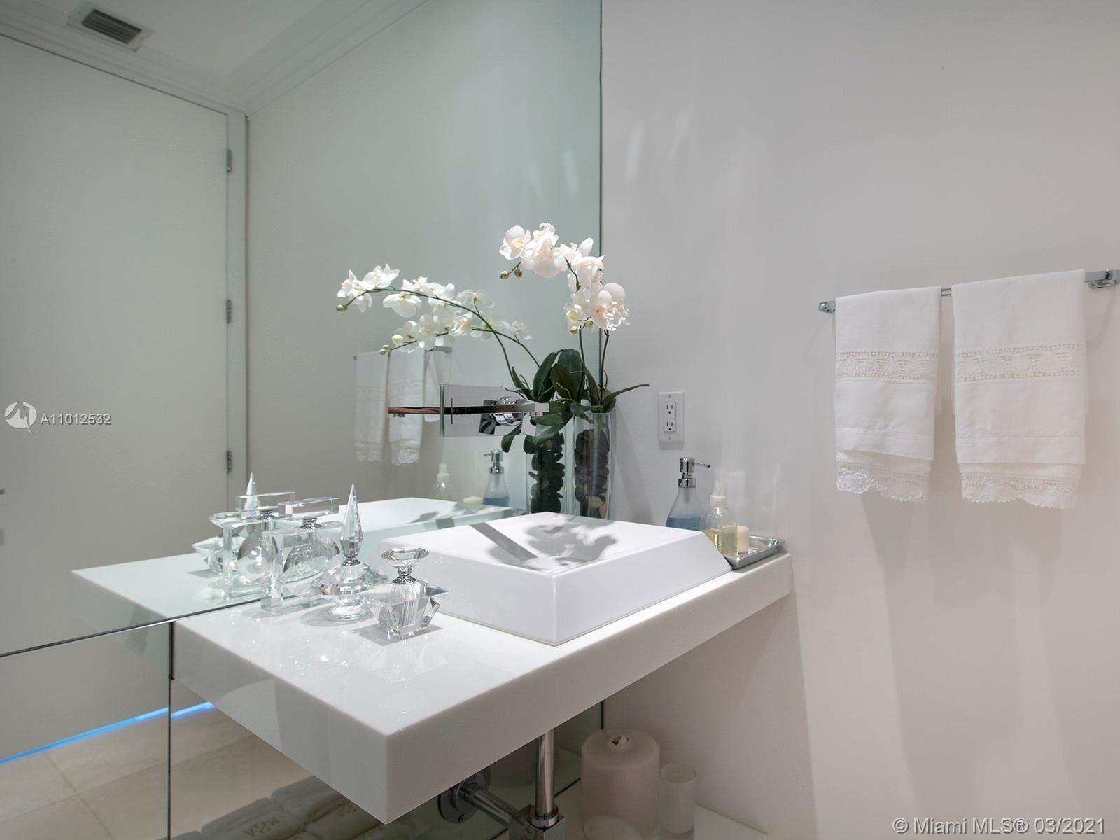 CONTINUUM SOUTH TOWER - Residential